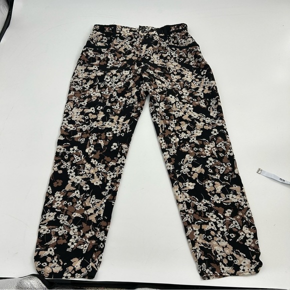 Anthropologie Cartonnier Black Floral Print Pull On Cropped Ankle Pants Size 8 - Picture 7 of 7